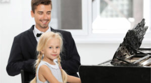 how to teach piano